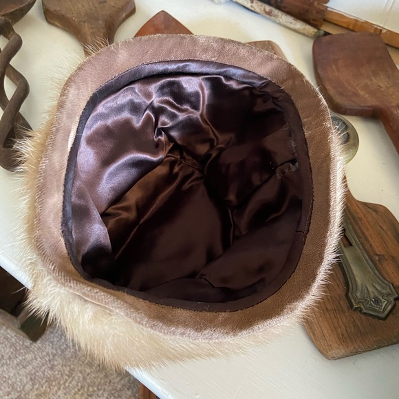 Vintage Fur Hat - Picture 2 of 3